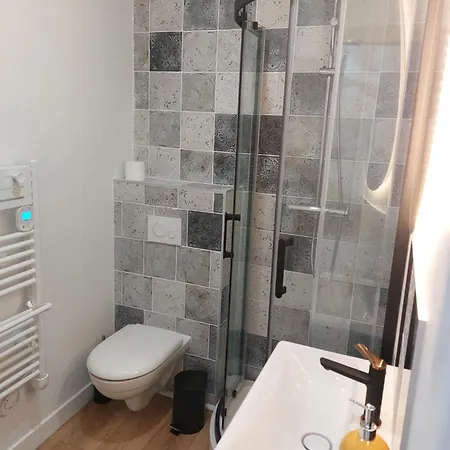 Appartement, Centre 2 アパート